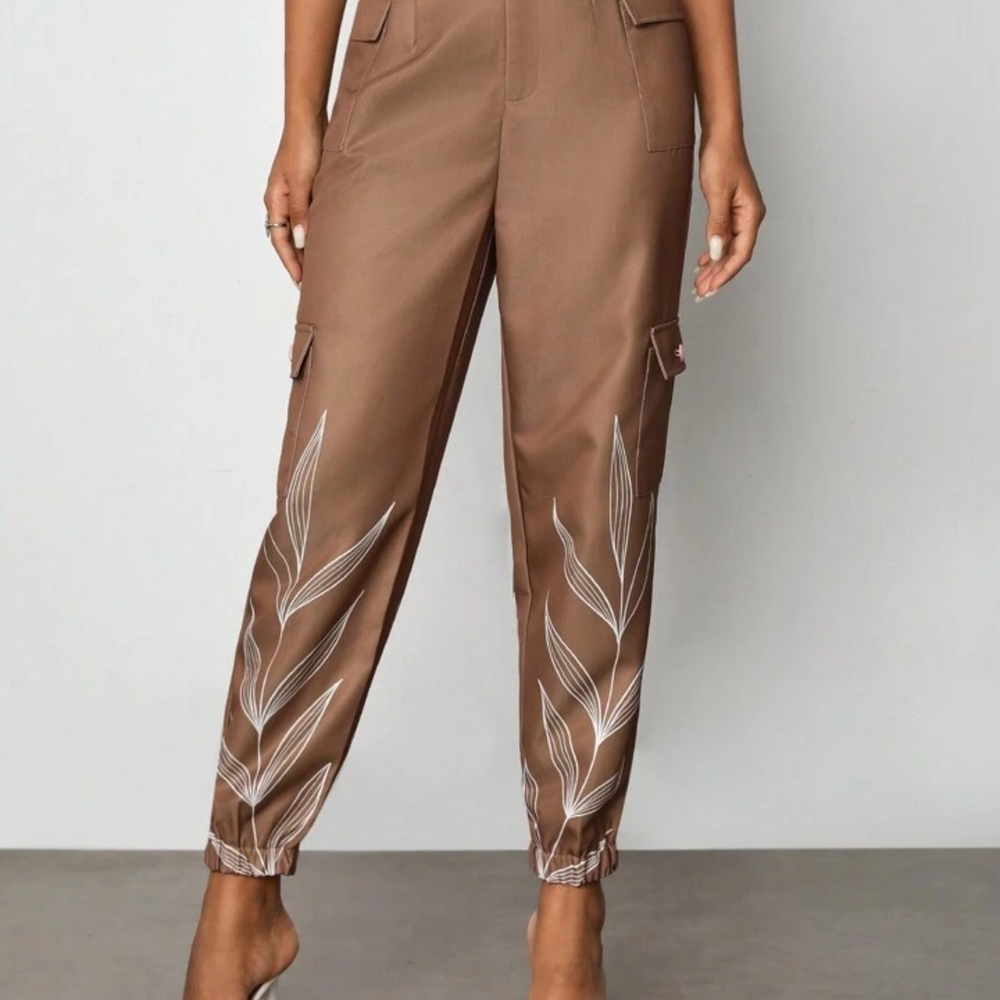 SHEIN Brown Leaf Print Joggers